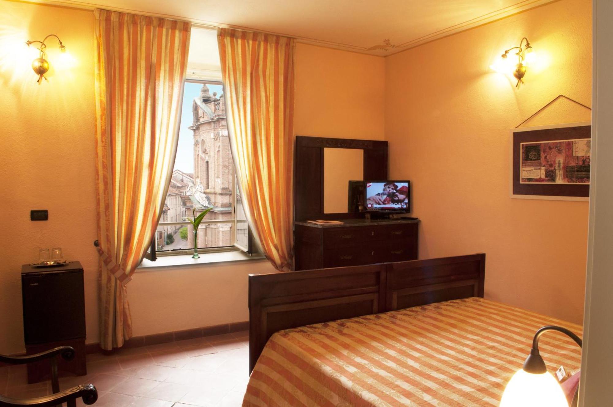 La Foresteria Del Castello - Wellness Hotel In Dimora Storica CastellʼAlfero 部屋 写真