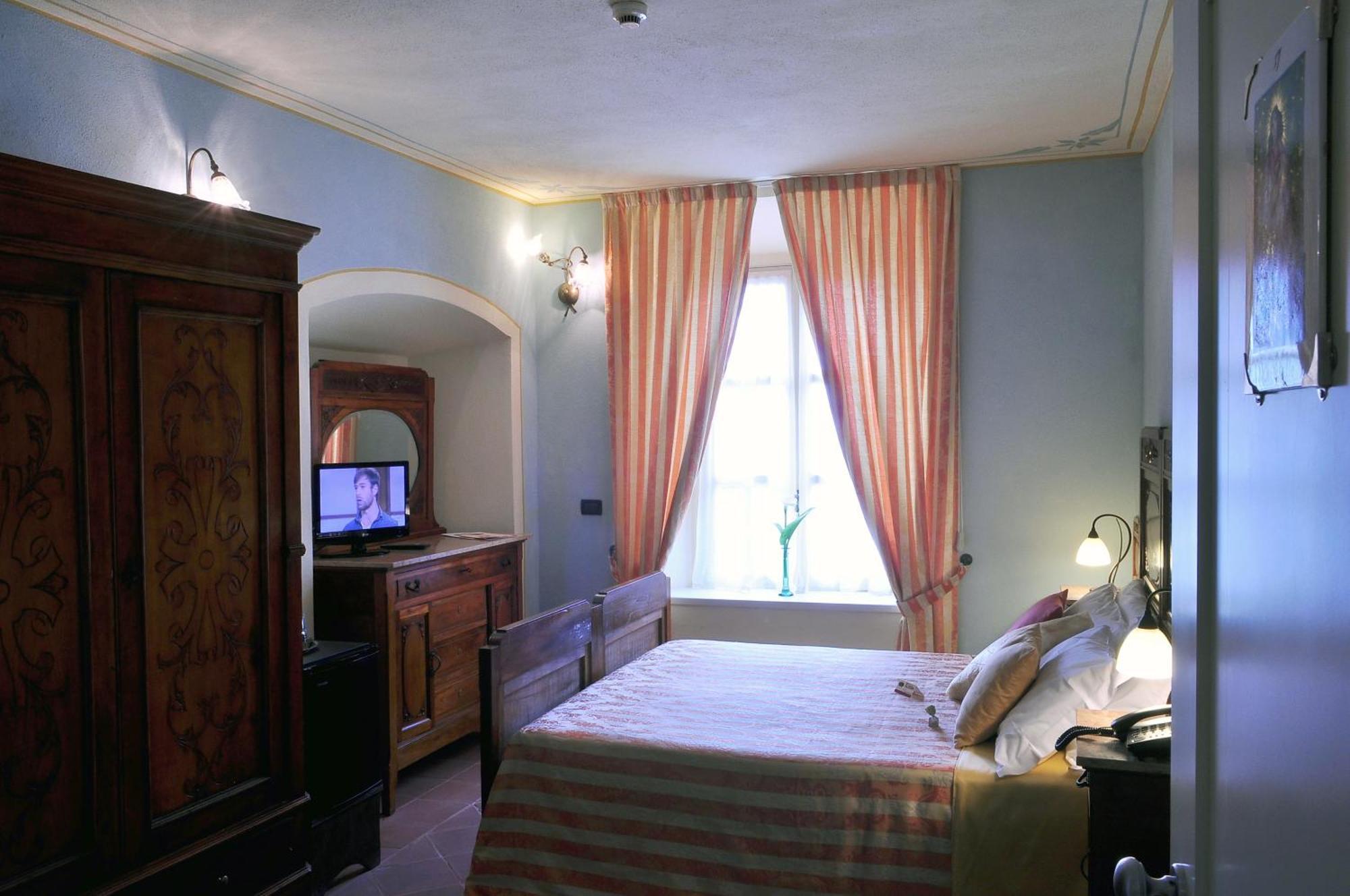 La Foresteria Del Castello - Wellness Hotel In Dimora Storica CastellʼAlfero 部屋 写真