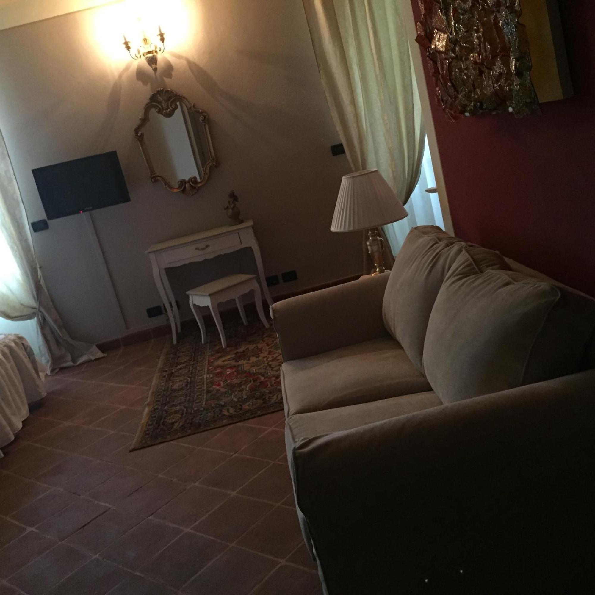 La Foresteria Del Castello - Wellness Hotel In Dimora Storica CastellʼAlfero 部屋 写真
