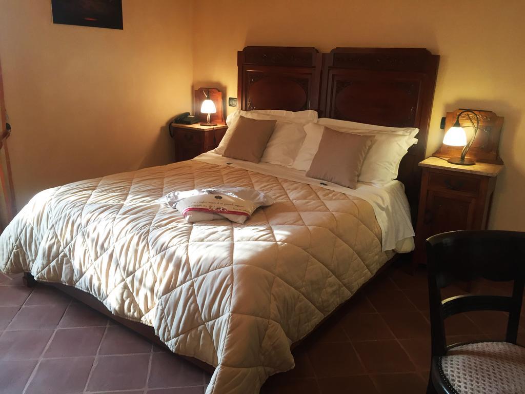La Foresteria Del Castello - Wellness Hotel In Dimora Storica CastellʼAlfero エクステリア 写真