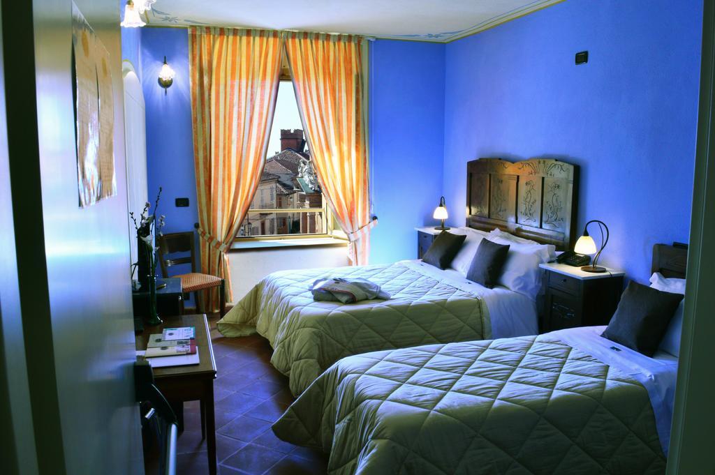 La Foresteria Del Castello - Wellness Hotel In Dimora Storica CastellʼAlfero エクステリア 写真