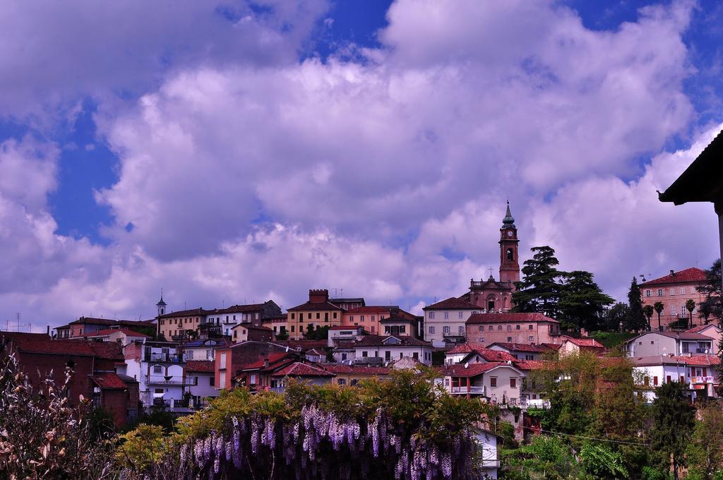 La Foresteria Del Castello - Wellness Hotel In Dimora Storica CastellʼAlfero エクステリア 写真