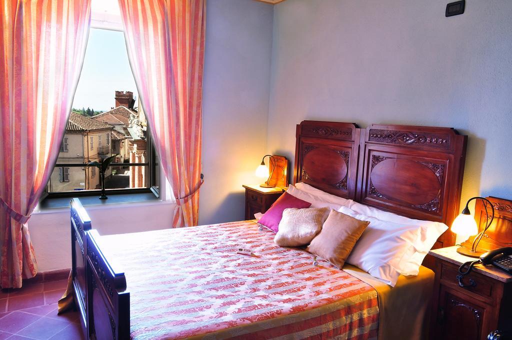La Foresteria Del Castello - Wellness Hotel In Dimora Storica CastellʼAlfero 部屋 写真