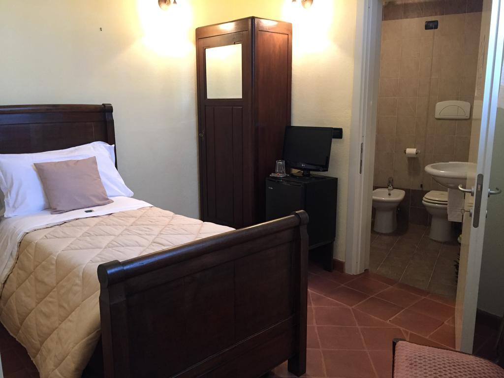 La Foresteria Del Castello - Wellness Hotel In Dimora Storica CastellʼAlfero エクステリア 写真