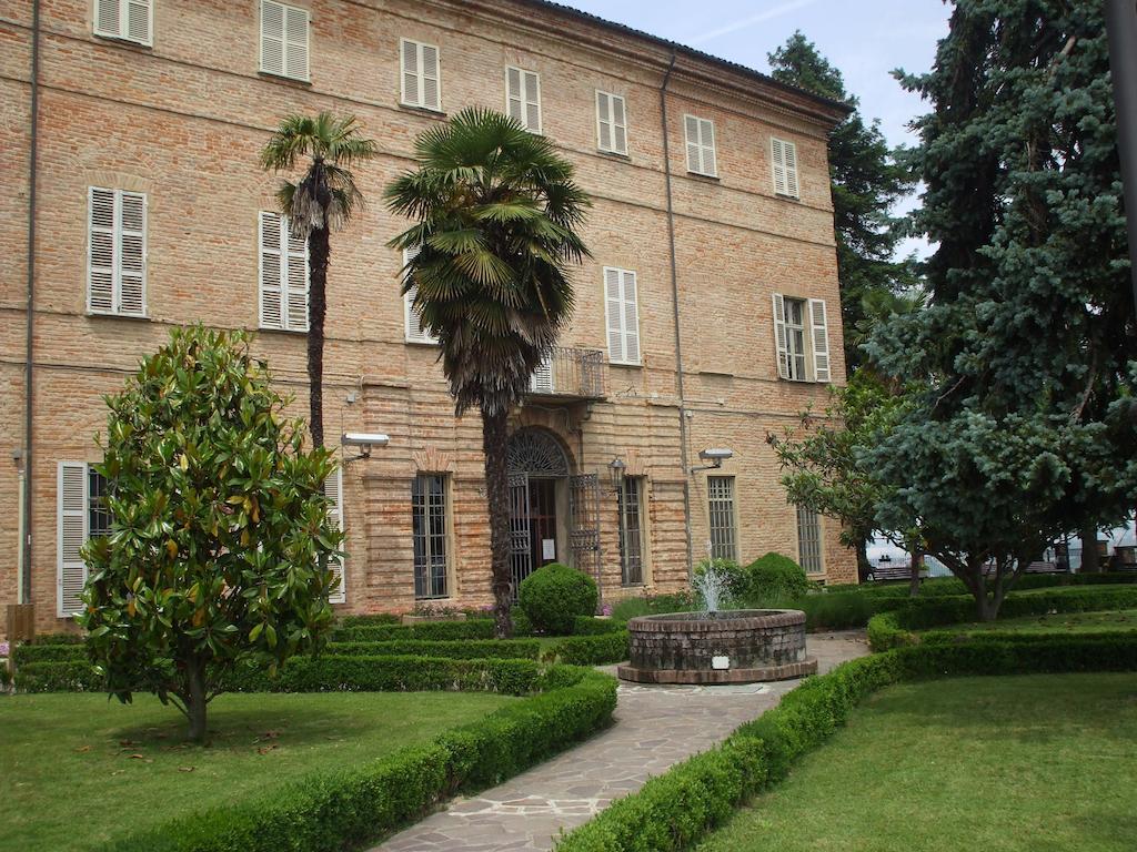 La Foresteria Del Castello - Wellness Hotel In Dimora Storica CastellʼAlfero エクステリア 写真