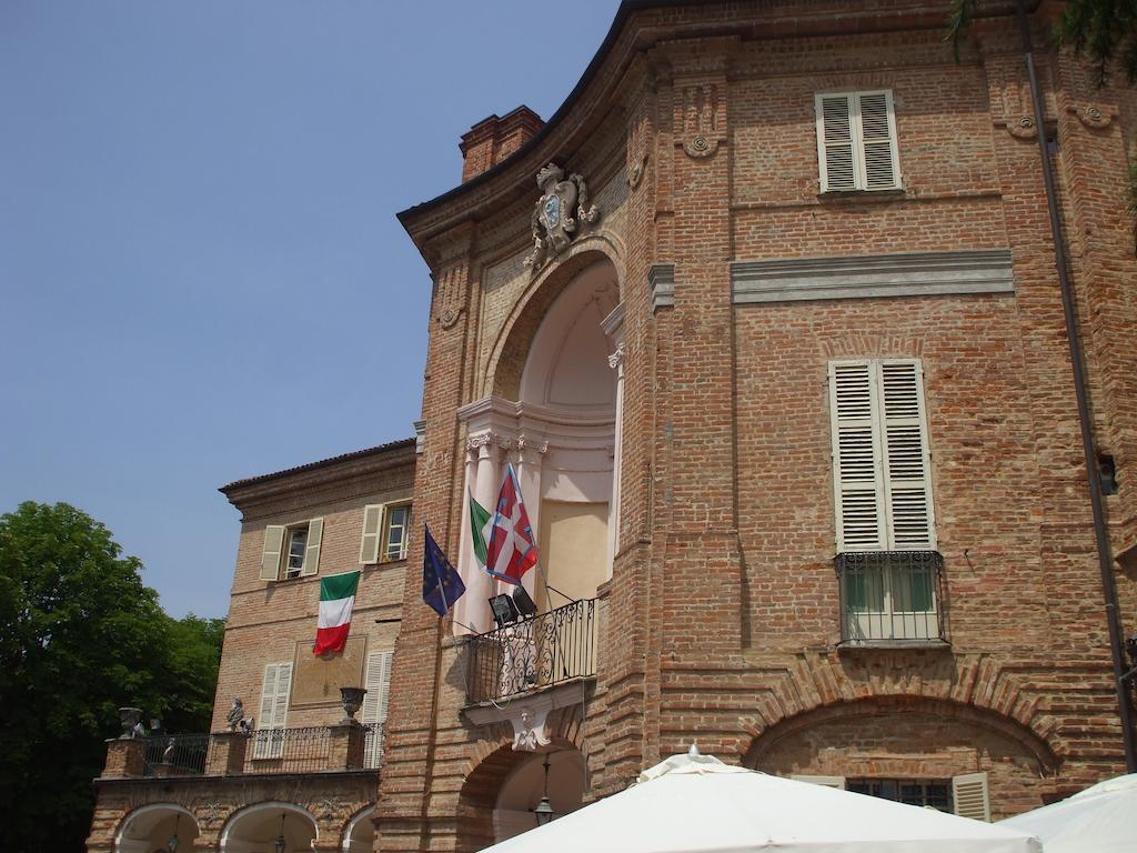 La Foresteria Del Castello - Wellness Hotel In Dimora Storica CastellʼAlfero エクステリア 写真