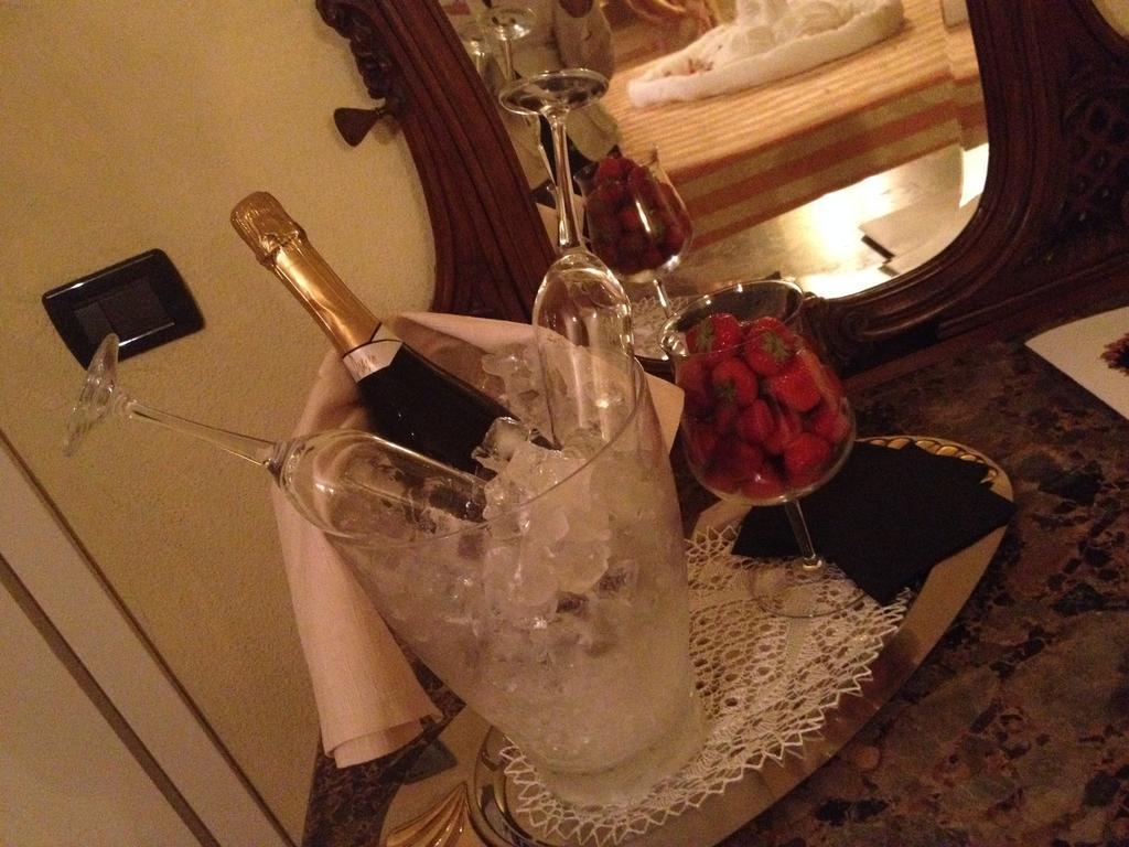La Foresteria Del Castello - Wellness Hotel In Dimora Storica CastellʼAlfero 部屋 写真