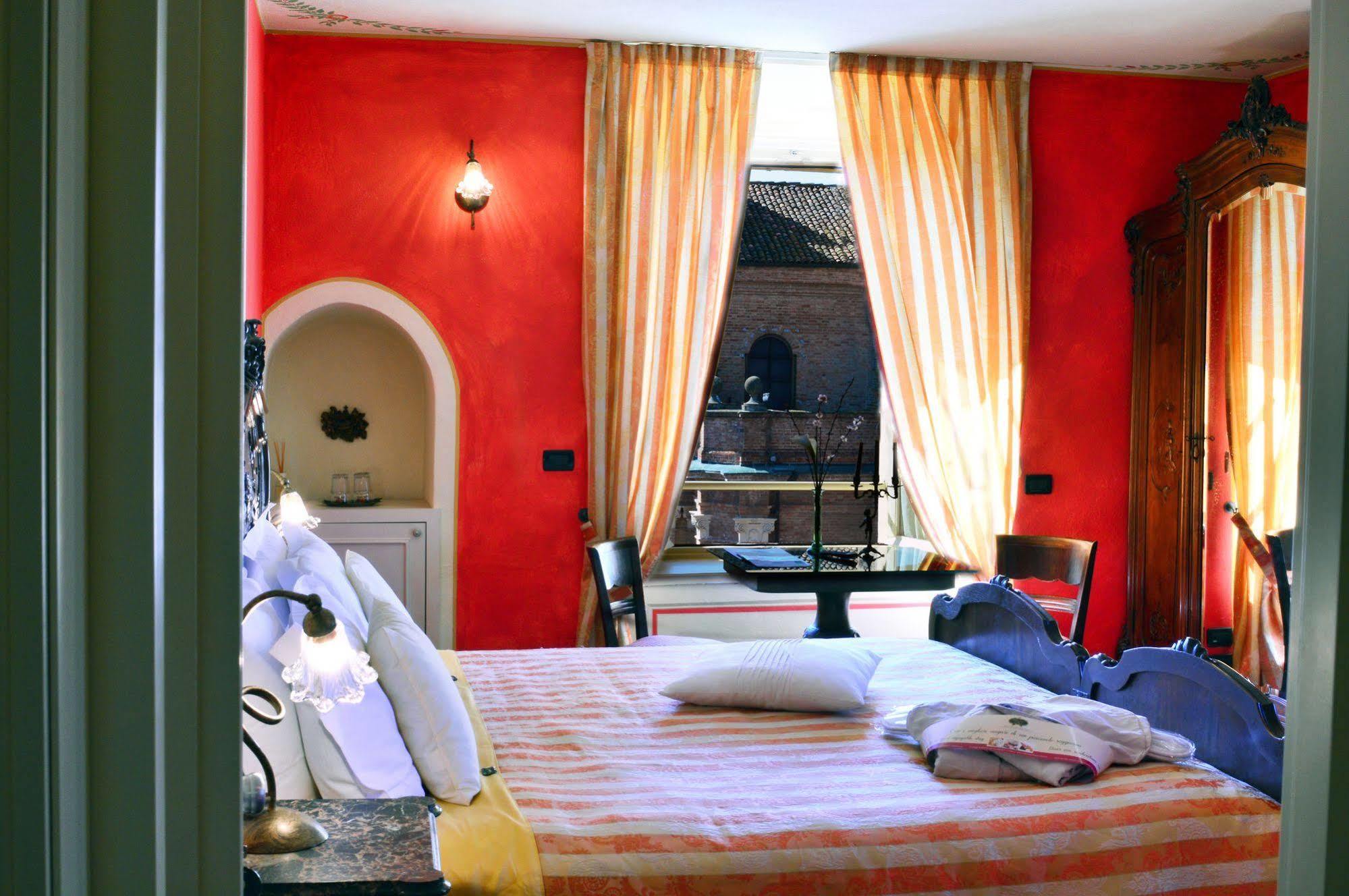 La Foresteria Del Castello - Wellness Hotel In Dimora Storica CastellʼAlfero エクステリア 写真