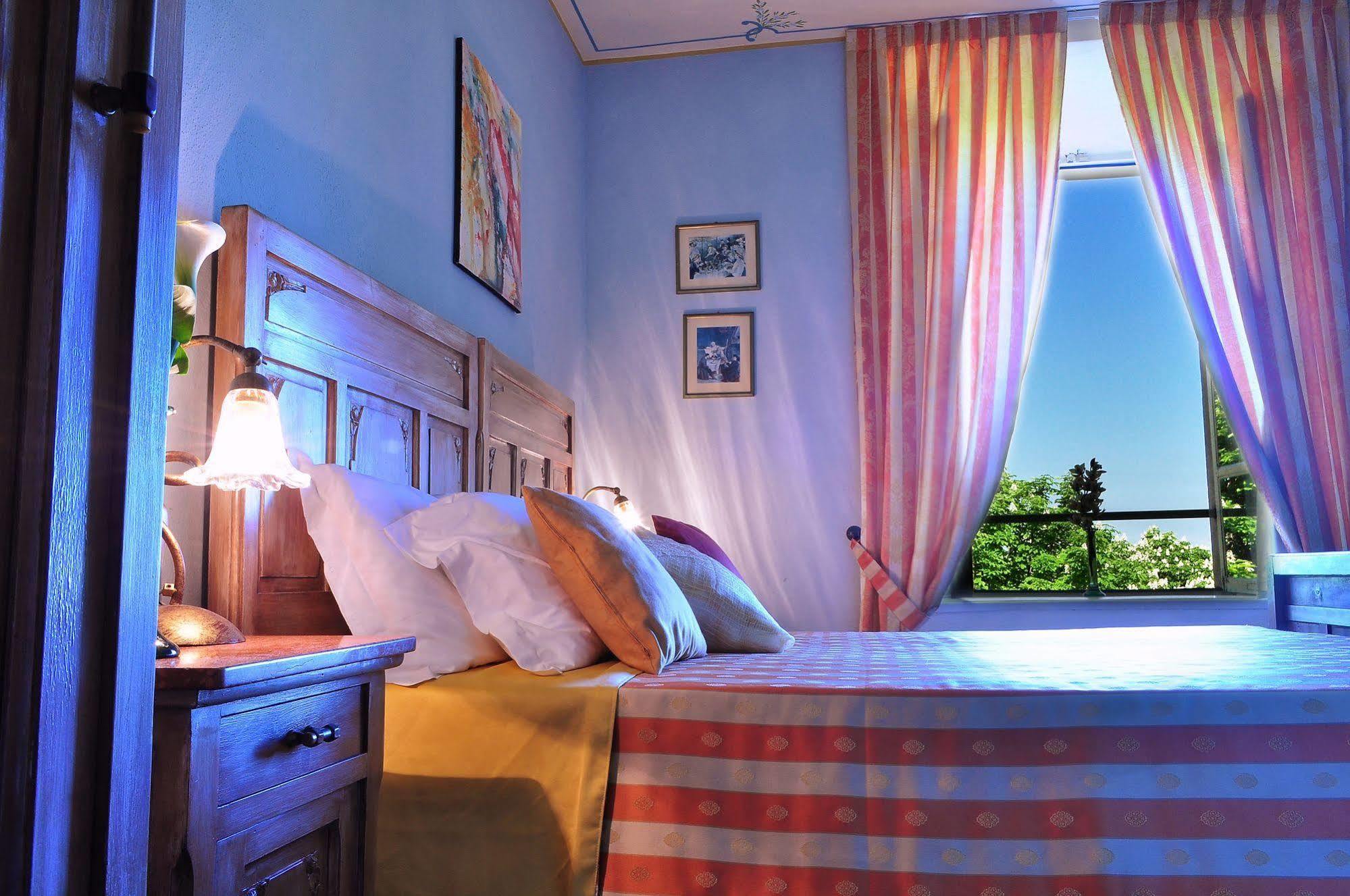 La Foresteria Del Castello - Wellness Hotel In Dimora Storica CastellʼAlfero エクステリア 写真