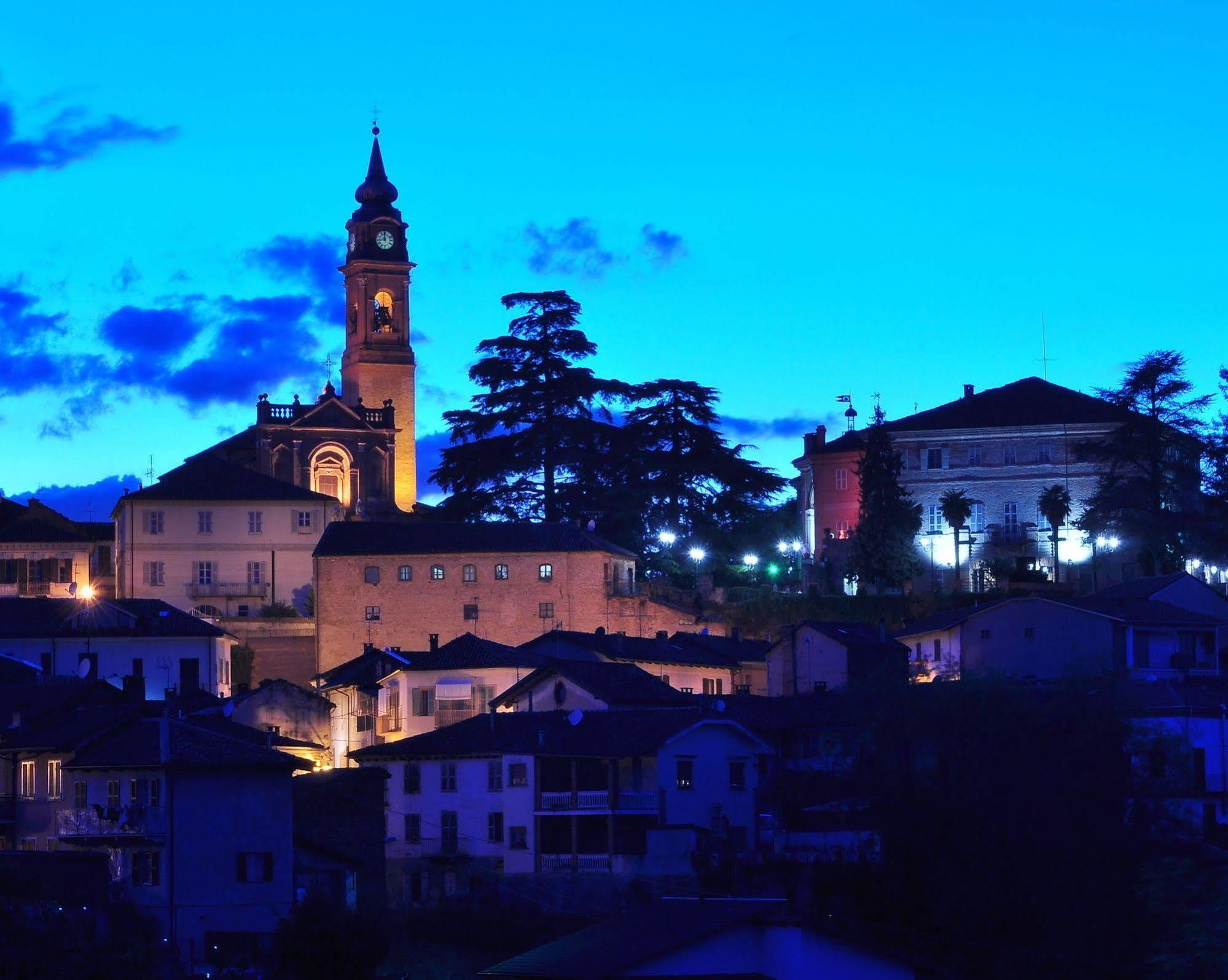 La Foresteria Del Castello - Wellness Hotel In Dimora Storica CastellʼAlfero エクステリア 写真