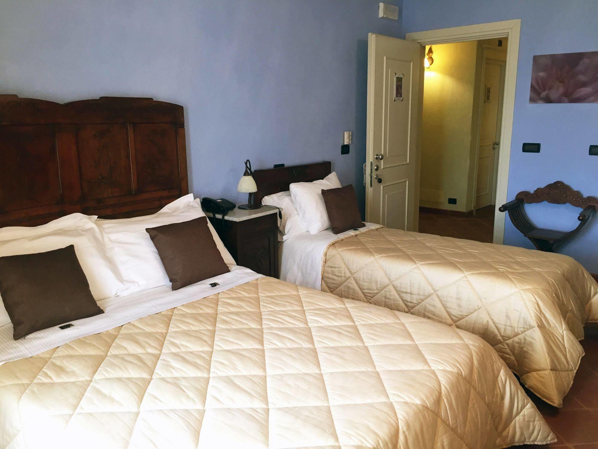 La Foresteria Del Castello - Wellness Hotel In Dimora Storica CastellʼAlfero エクステリア 写真