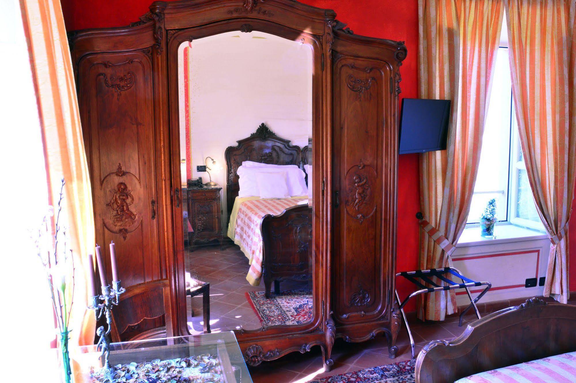 La Foresteria Del Castello - Wellness Hotel In Dimora Storica CastellʼAlfero エクステリア 写真