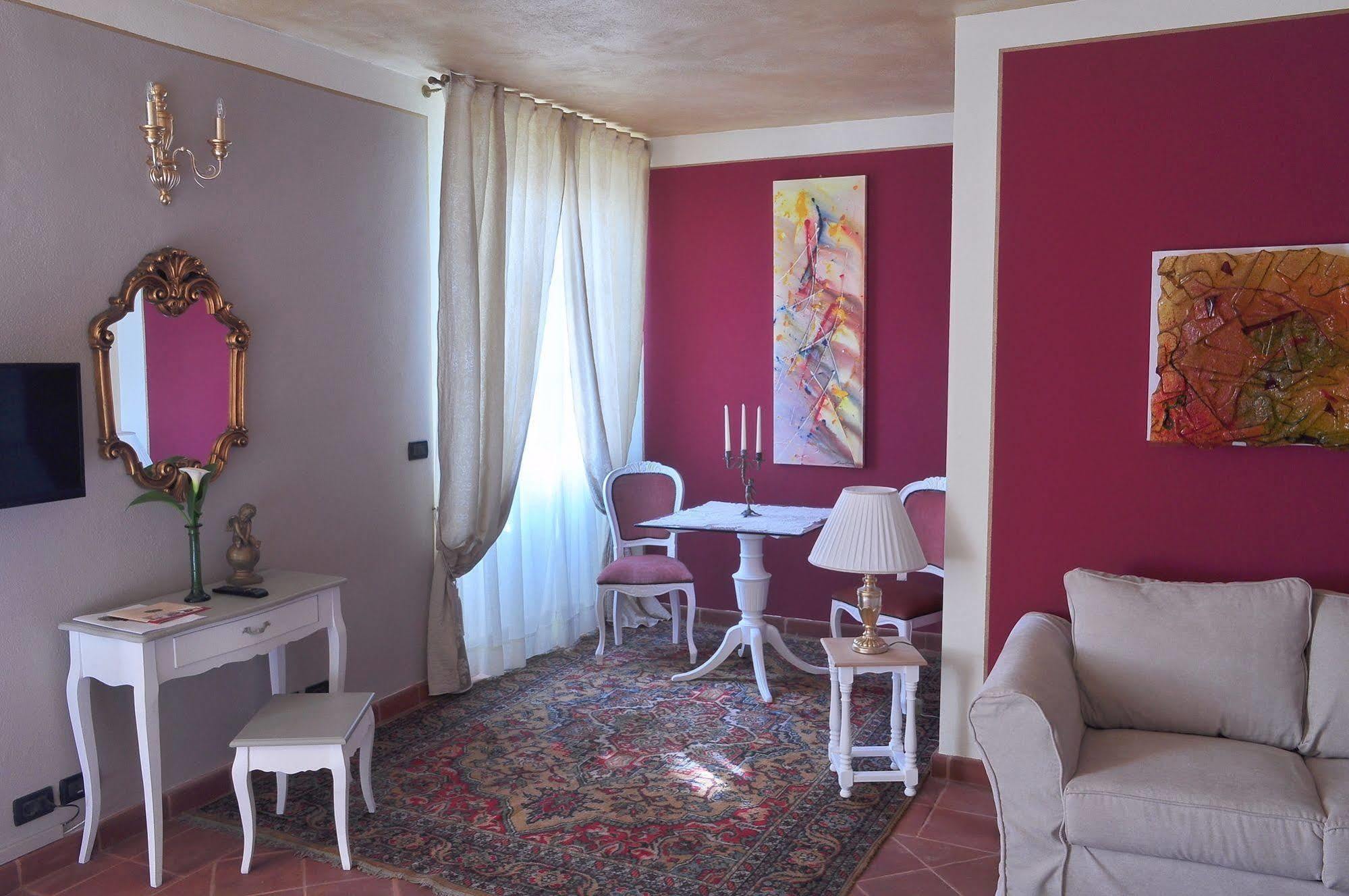 La Foresteria Del Castello - Wellness Hotel In Dimora Storica CastellʼAlfero エクステリア 写真